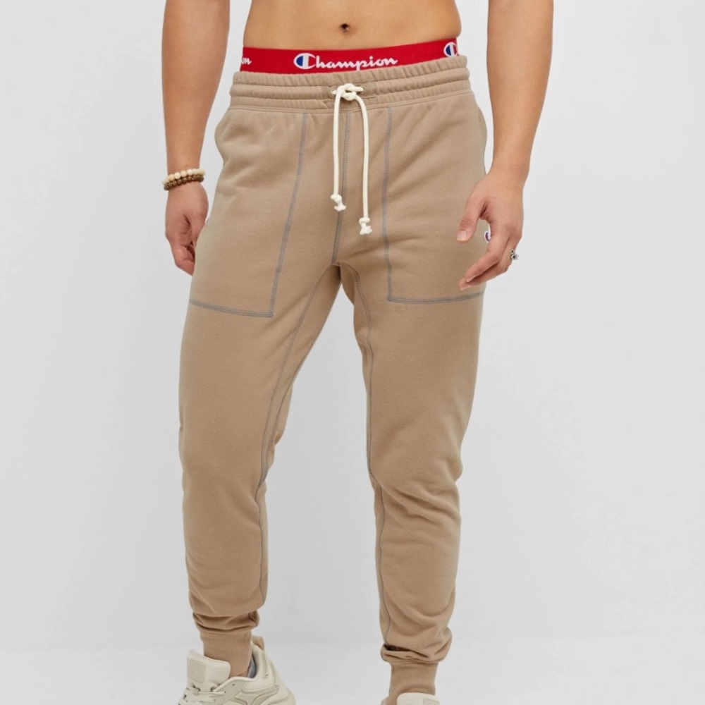 Champion French explorer joggers